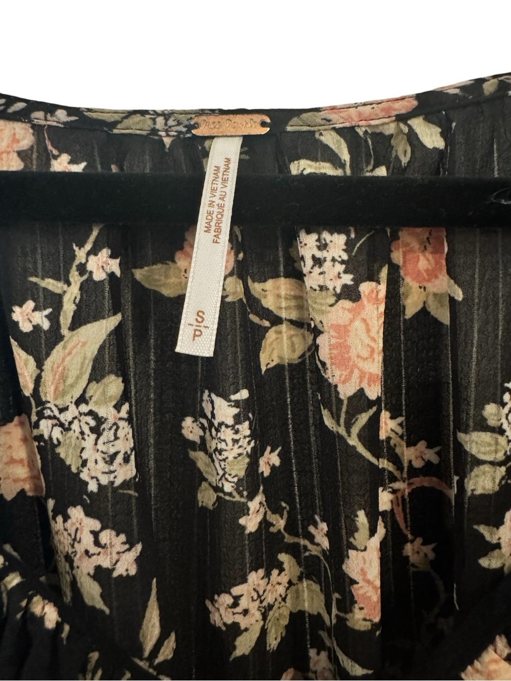 Free People Black Floral Ruched Long-Sleeve Blouse - Picture 2 of 4